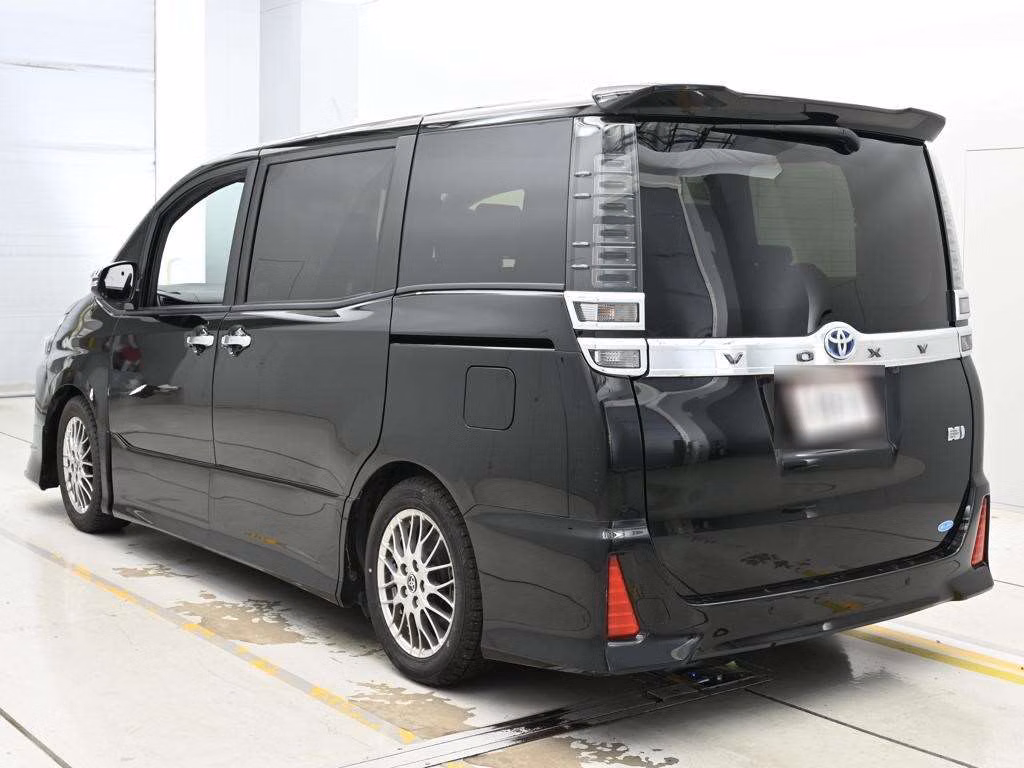 TOYOTA VOXY