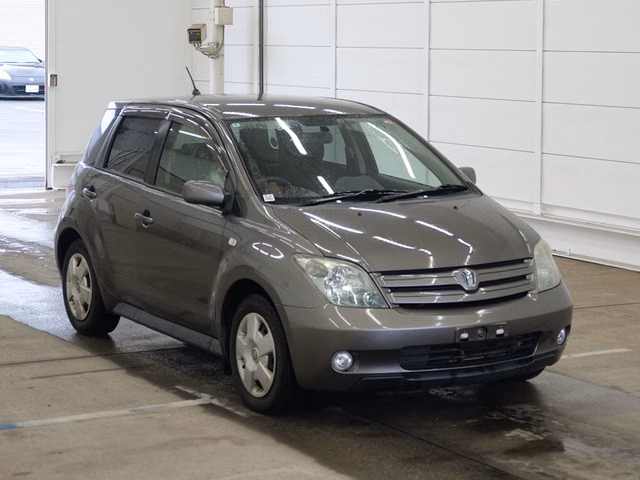 TOYOTA IST