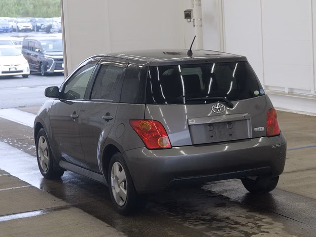 TOYOTA IST