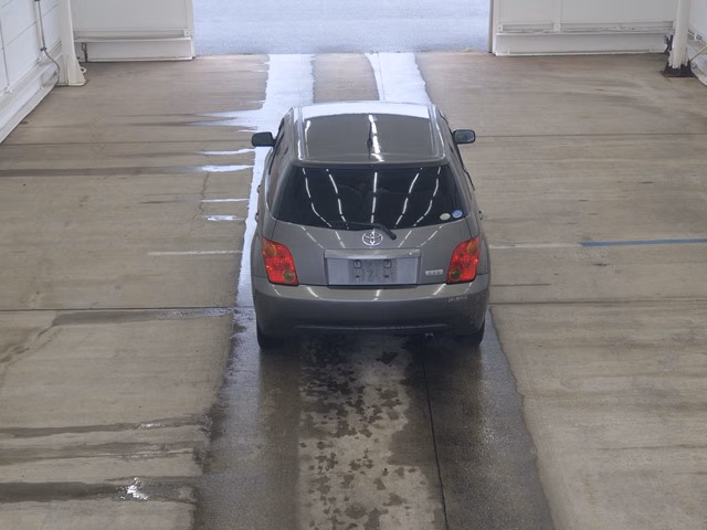 TOYOTA IST