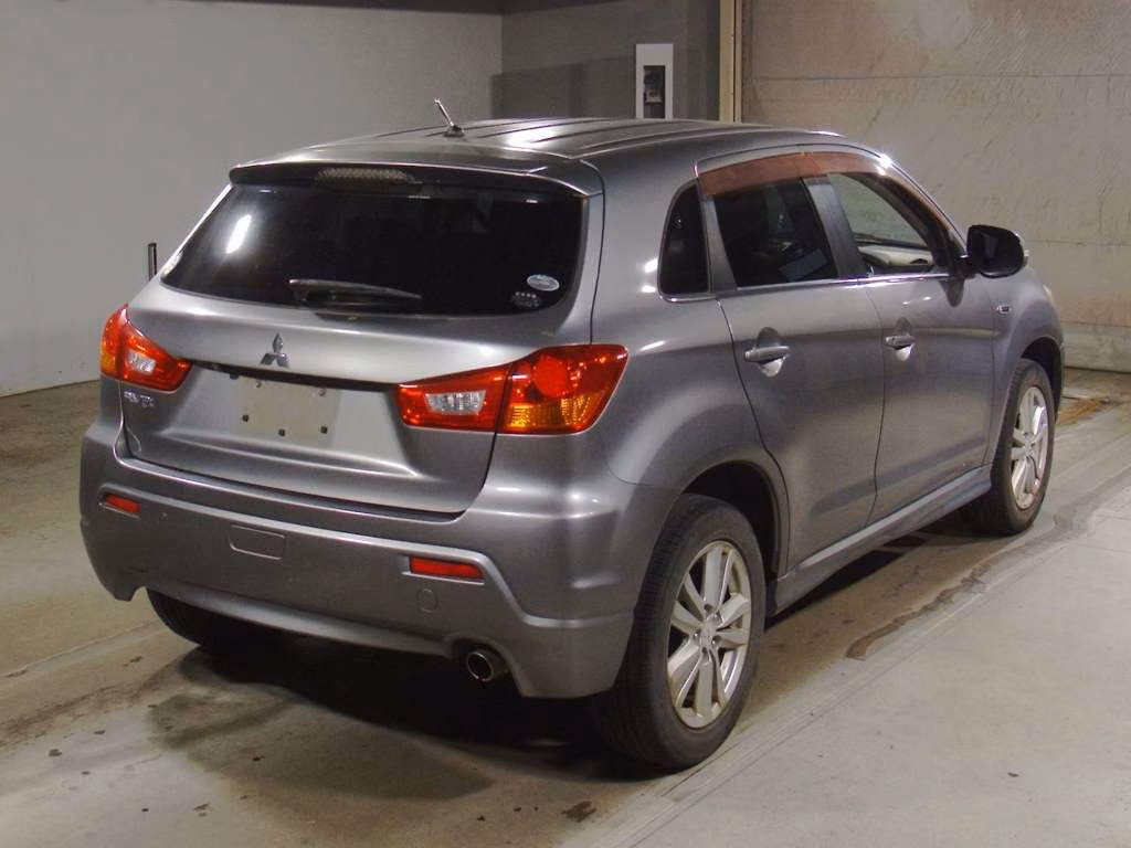 MITSUBISHI RVR