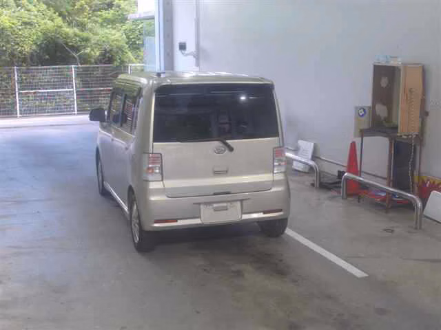 DAIHATSU MOVE CONTE