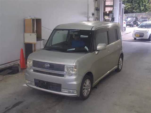 DAIHATSU MOVE CONTE