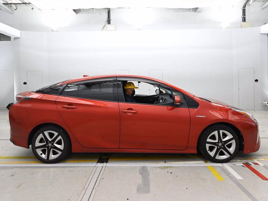 TOYOTA PRIUS