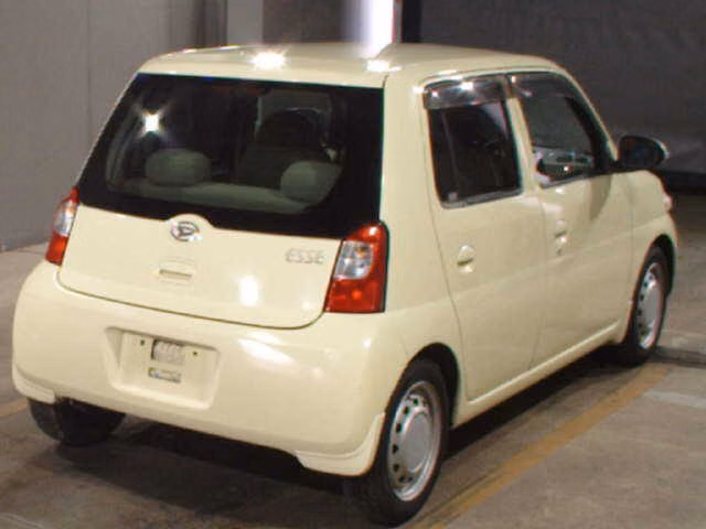 DAIHATSU ESSE