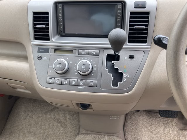 TOYOTA RAUM