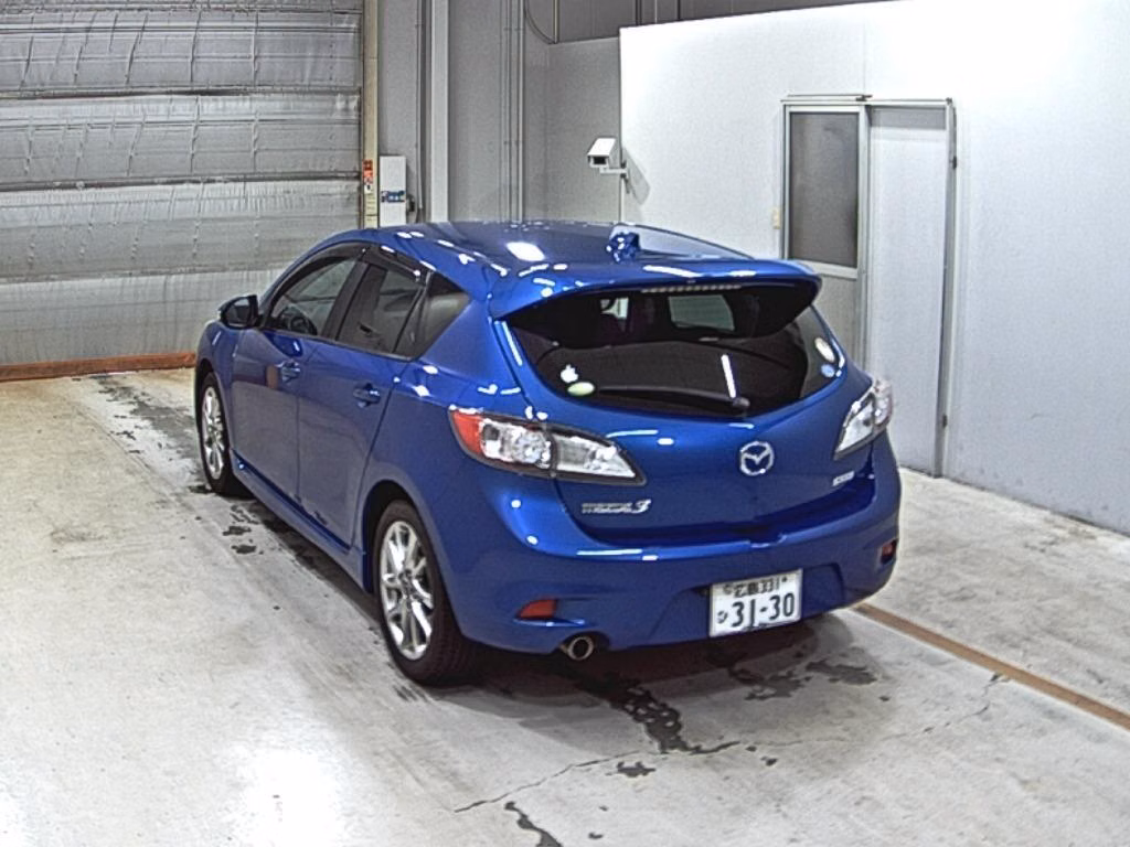 MAZDA AXELA