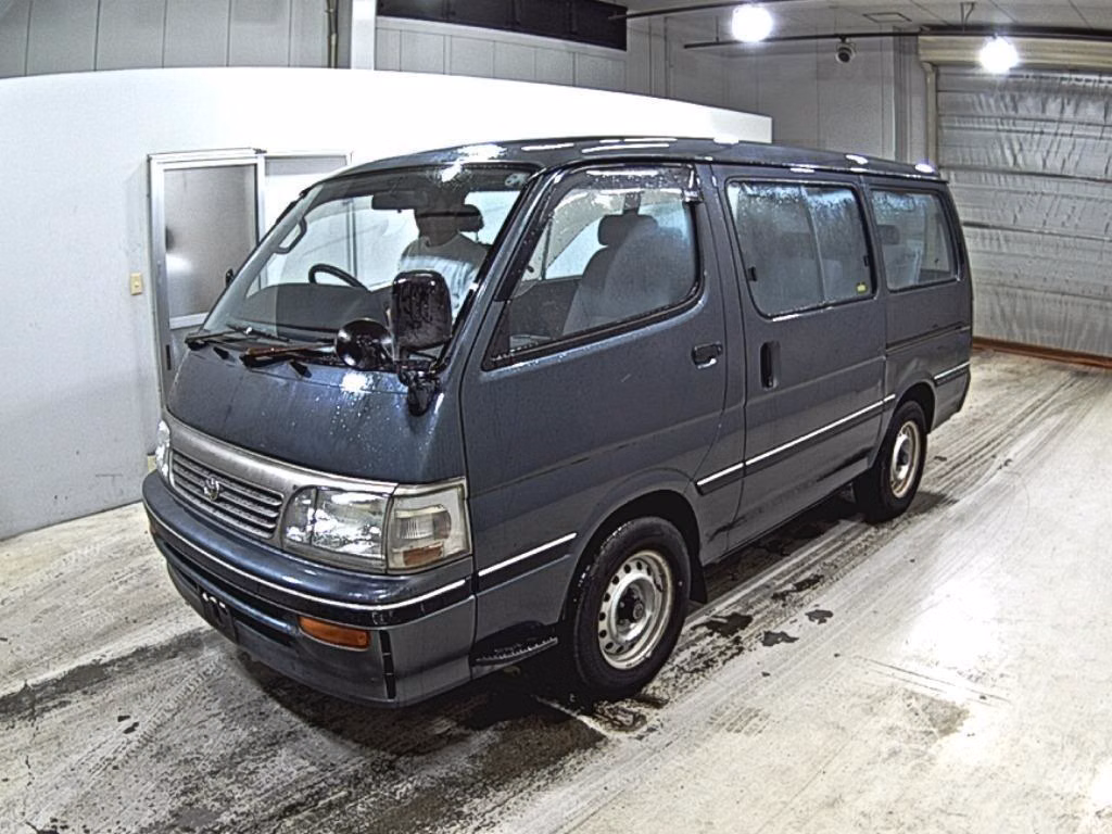 TOYOTA HIACE