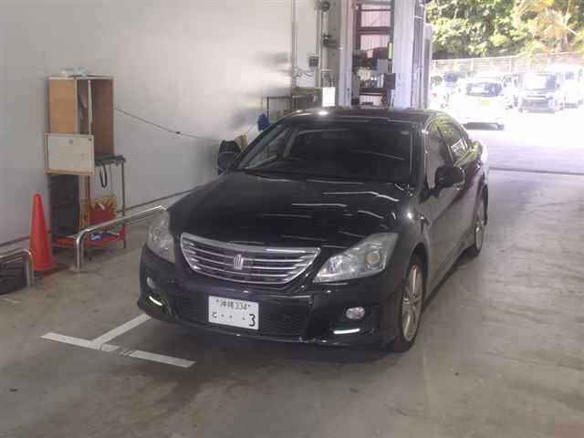TOYOTA CROWN