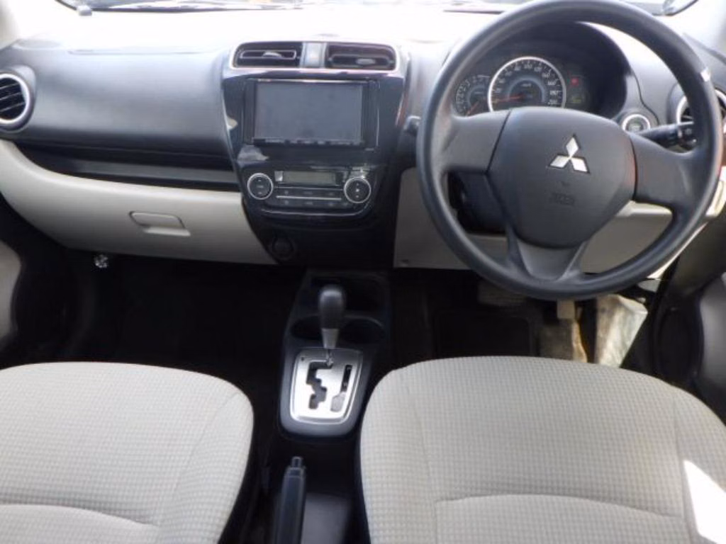 MITSUBISHI MIRAGE