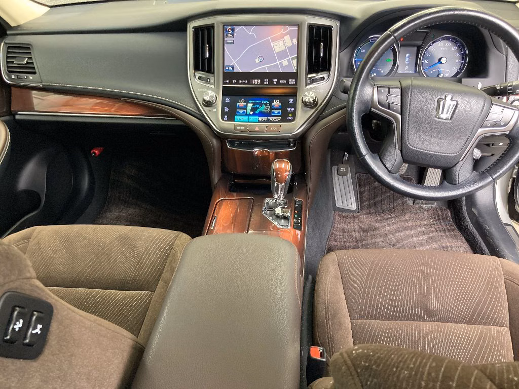 TOYOTA CROWN