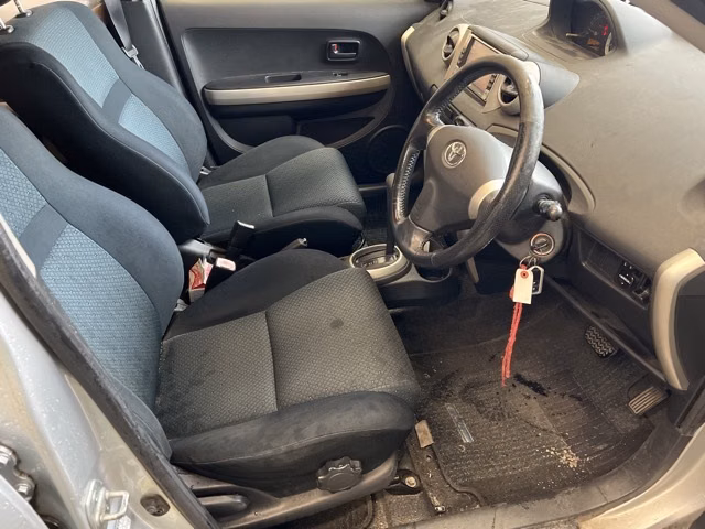TOYOTA IST