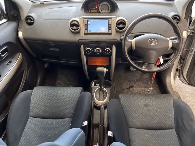 TOYOTA IST