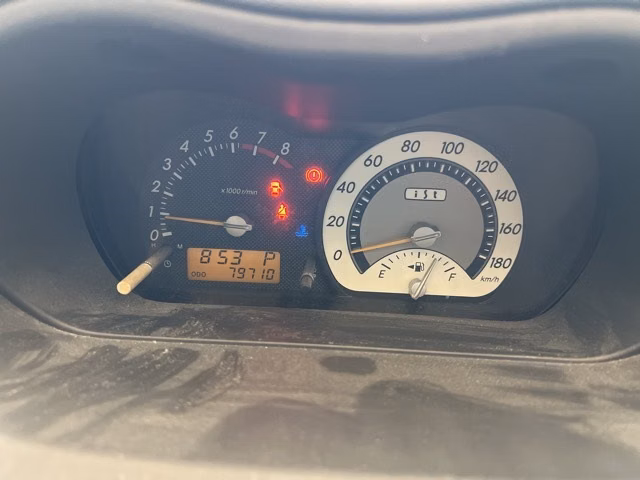 TOYOTA IST