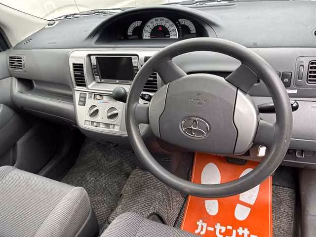 TOYOTA RAUM