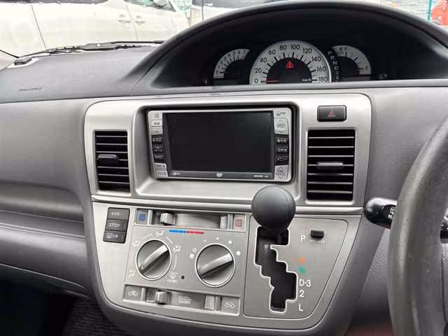 TOYOTA RAUM