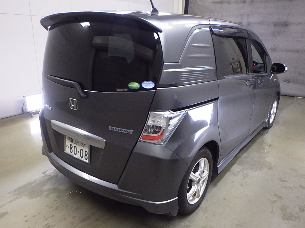 HONDA FREED SPIKE