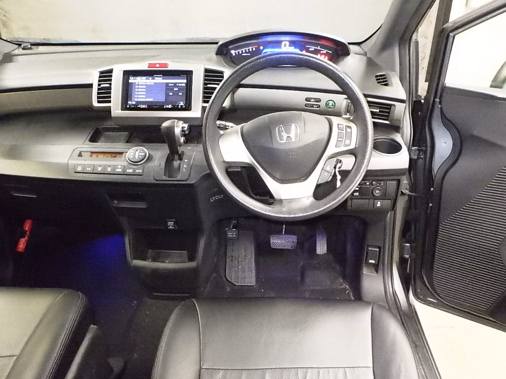 HONDA FREED SPIKE