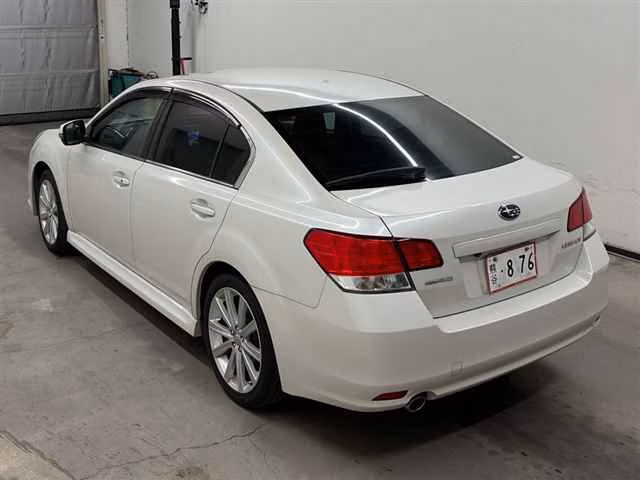 SUBARU LEGACY B4