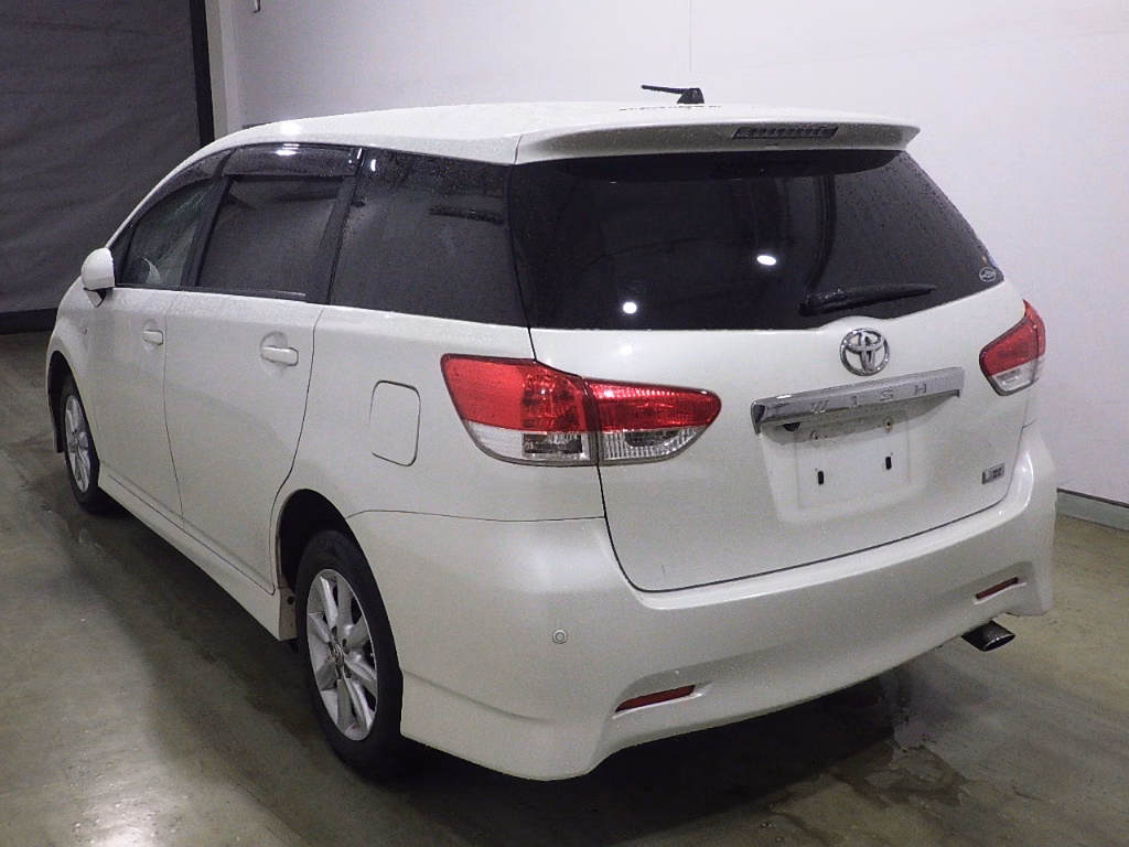 TOYOTA WISH
