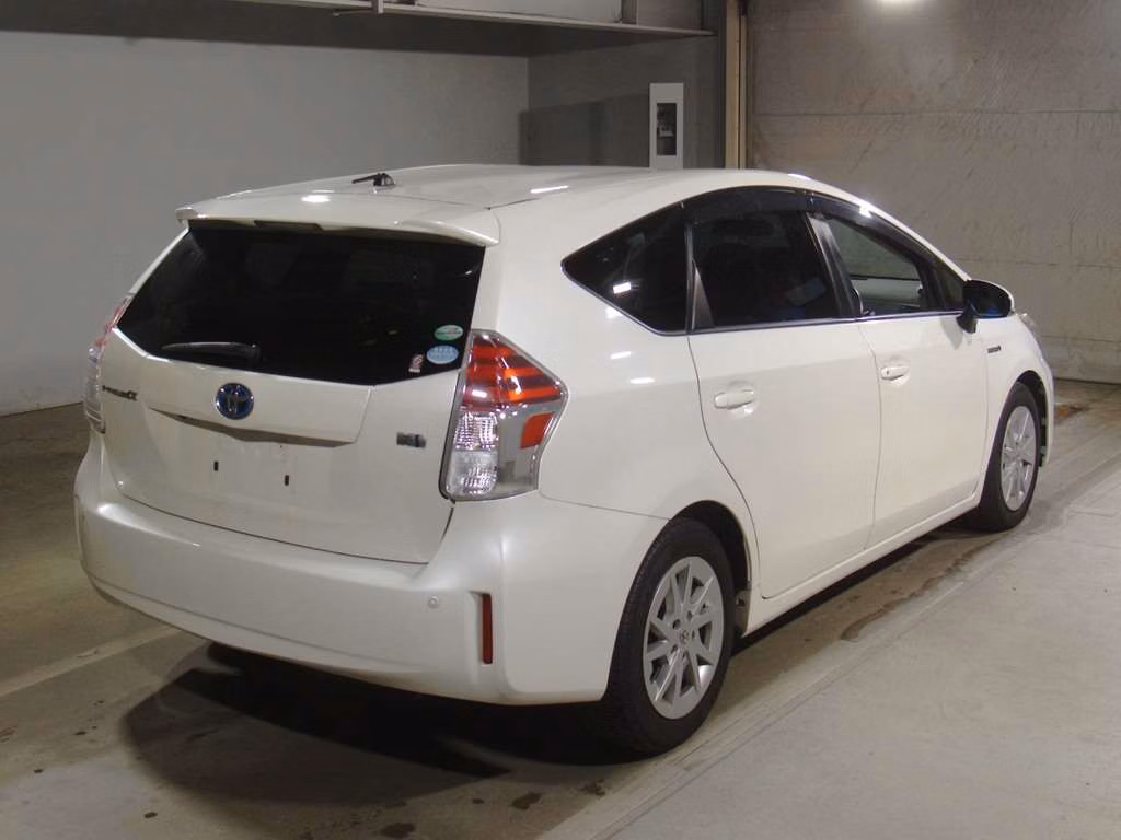 TOYOTA PRIUS ALPHA
