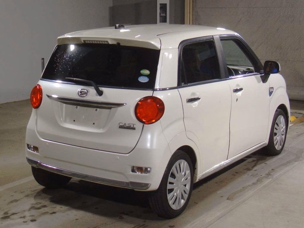 DAIHATSU CAST