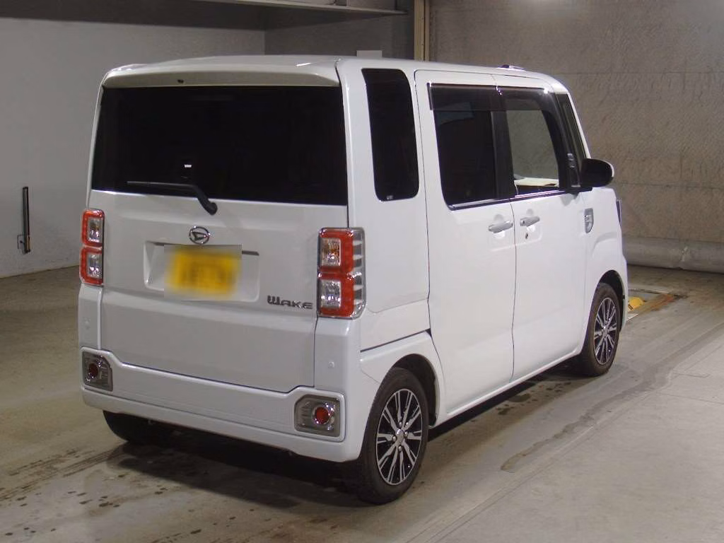 DAIHATSU WAKE
