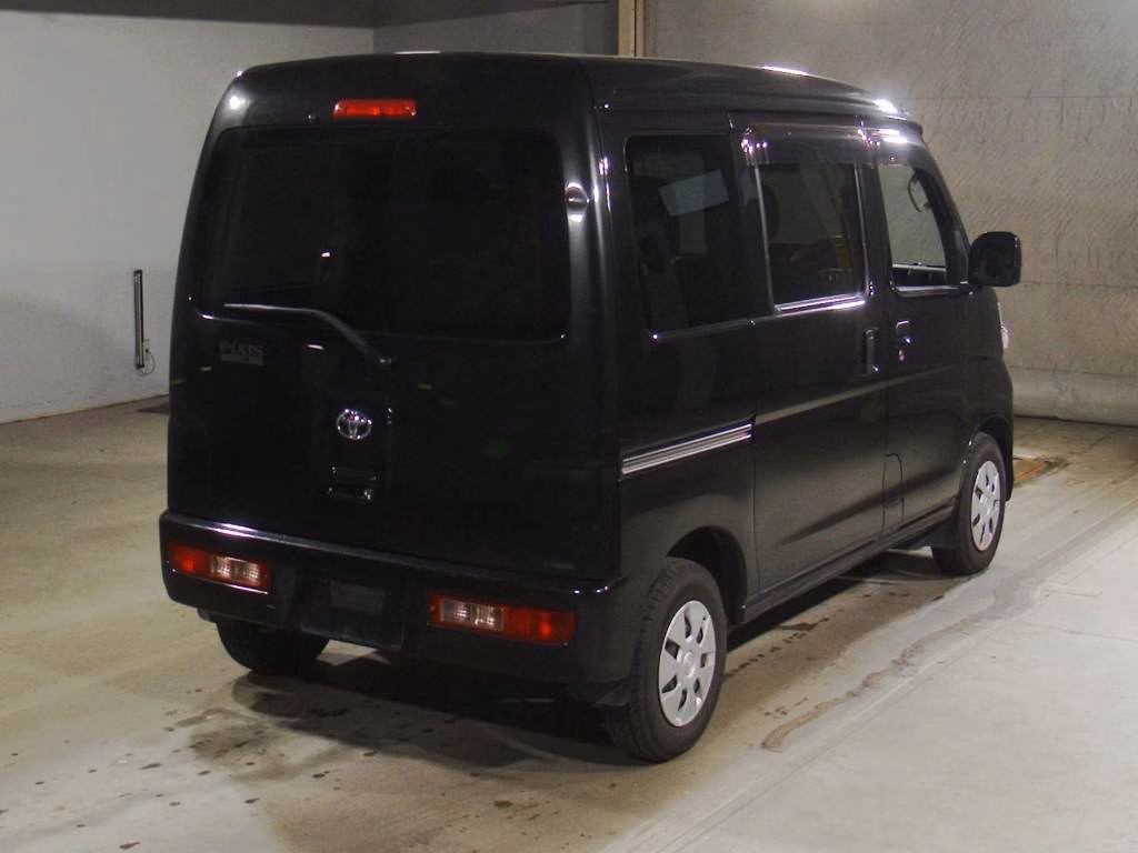 TOYOTA PIXIS VAN