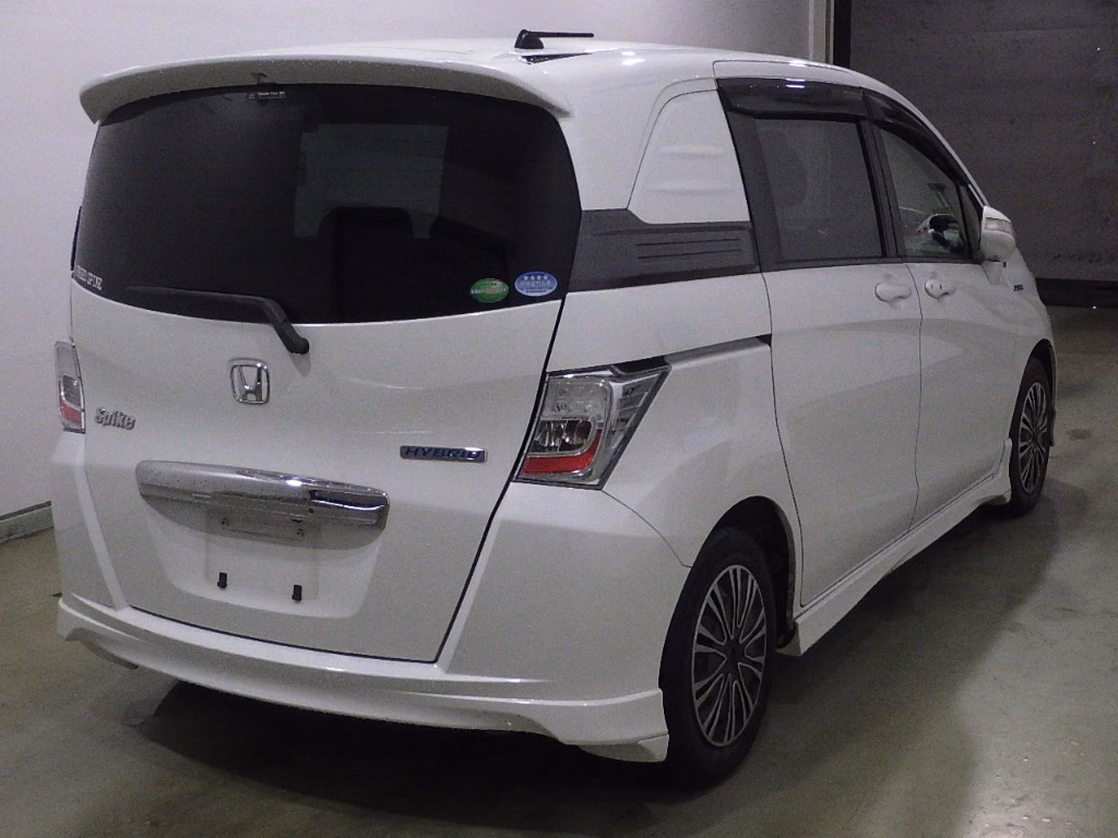 HONDA FREED SPIKE