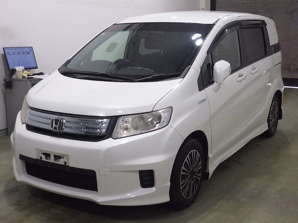 HONDA FREED SPIKE