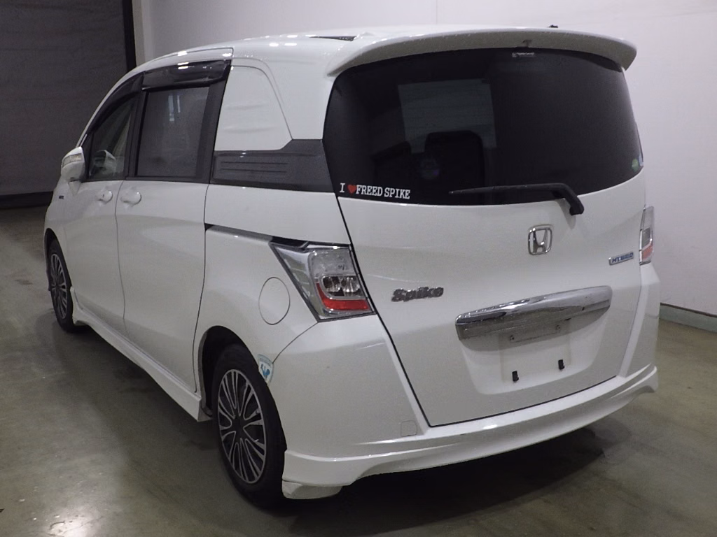 HONDA FREED SPIKE