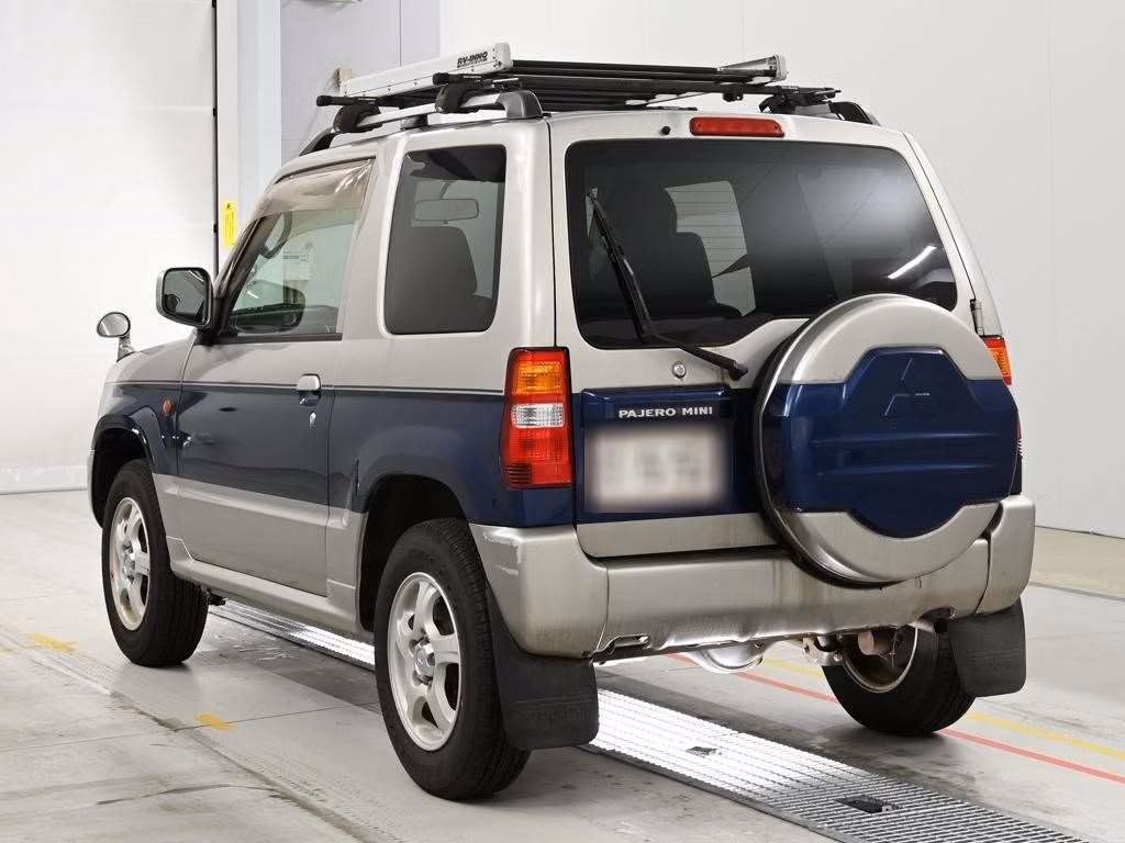 MITSUBISHI PAJERO MINI