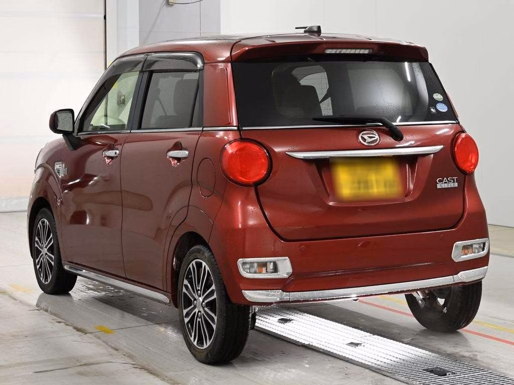 DAIHATSU CAST