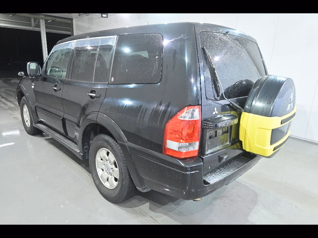MITSUBISHI PAJERO