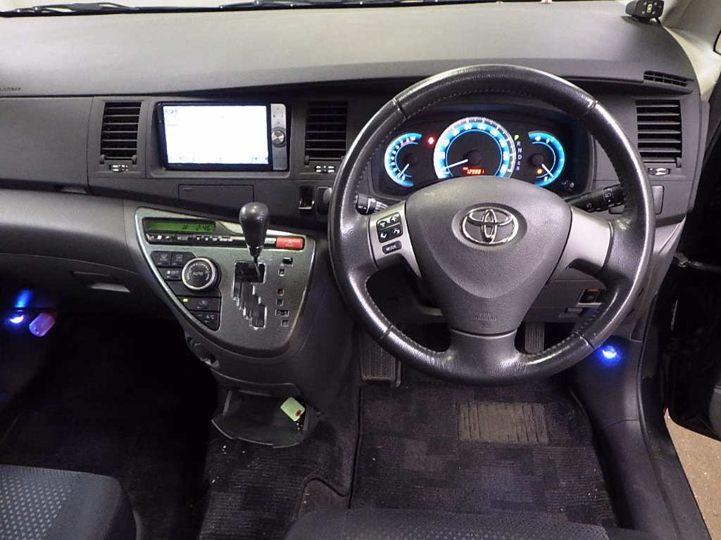 TOYOTA ISIS