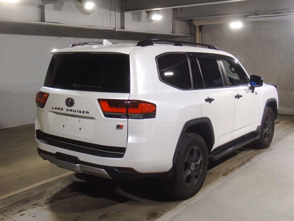 TOYOTA LAND CRUISER