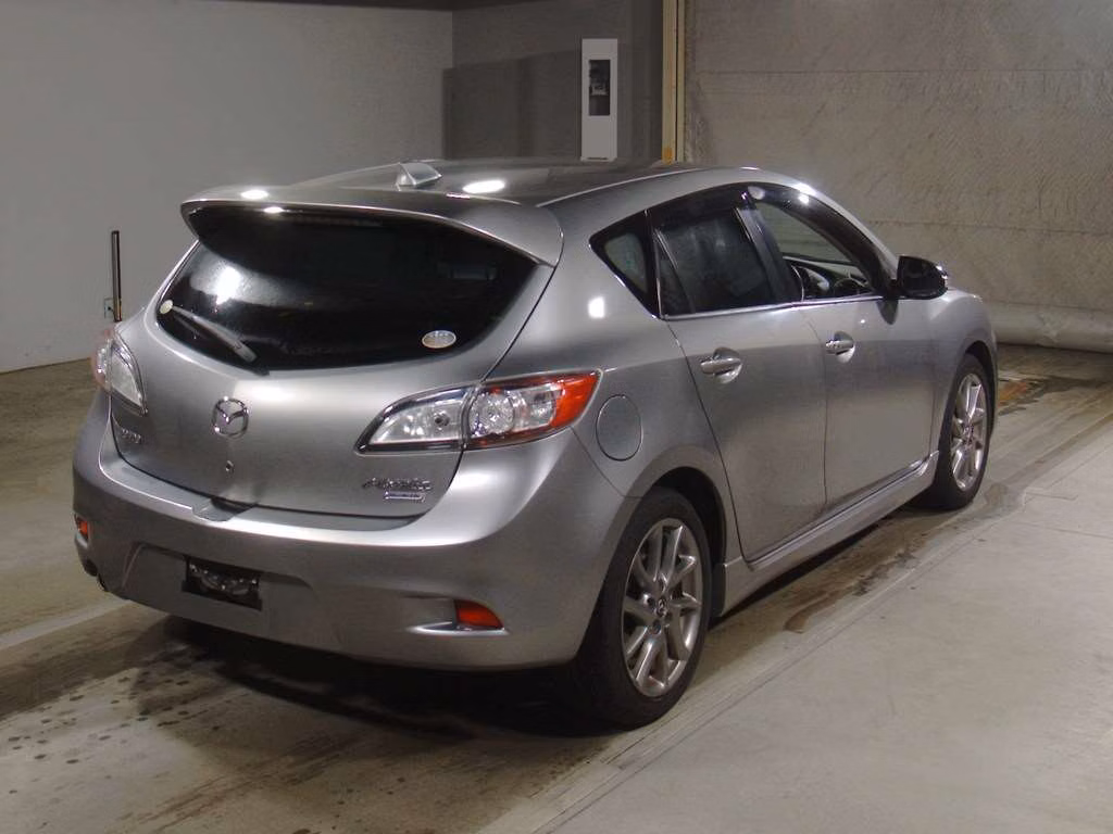 MAZDA AXELA