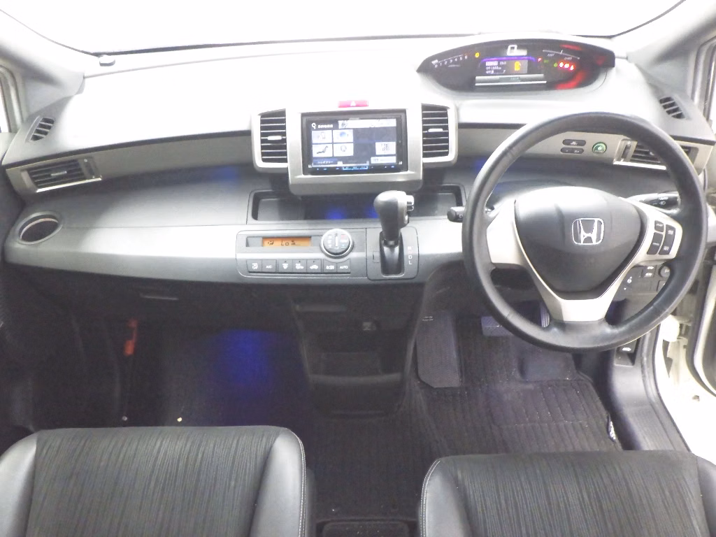 HONDA FREED SPIKE