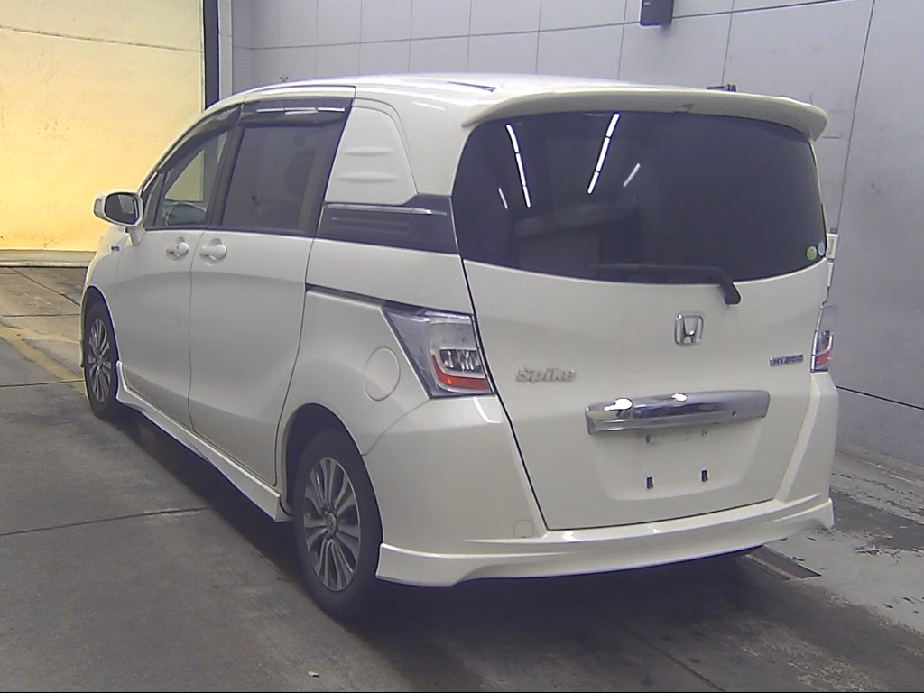HONDA FREED SPIKE