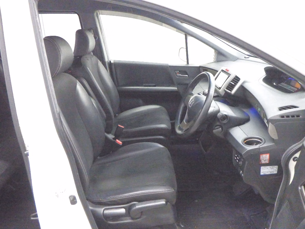 HONDA FREED SPIKE