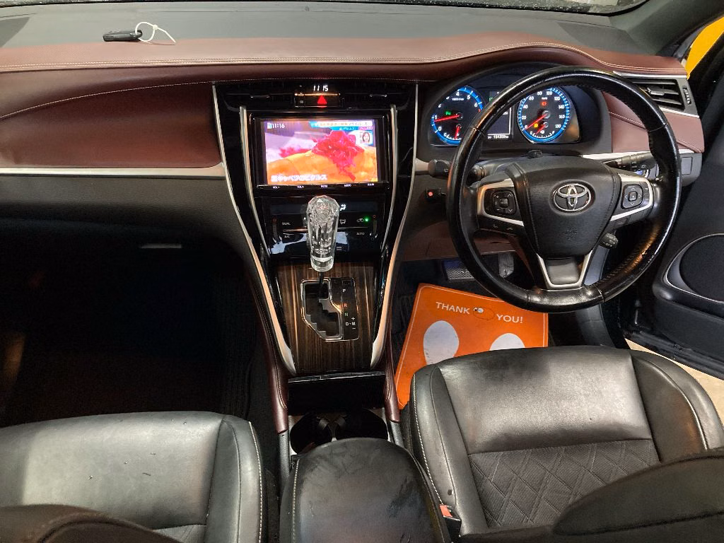 TOYOTA HARRIER