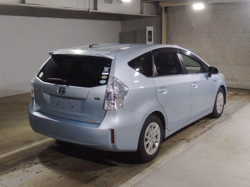 TOYOTA PRIUS ALPHA