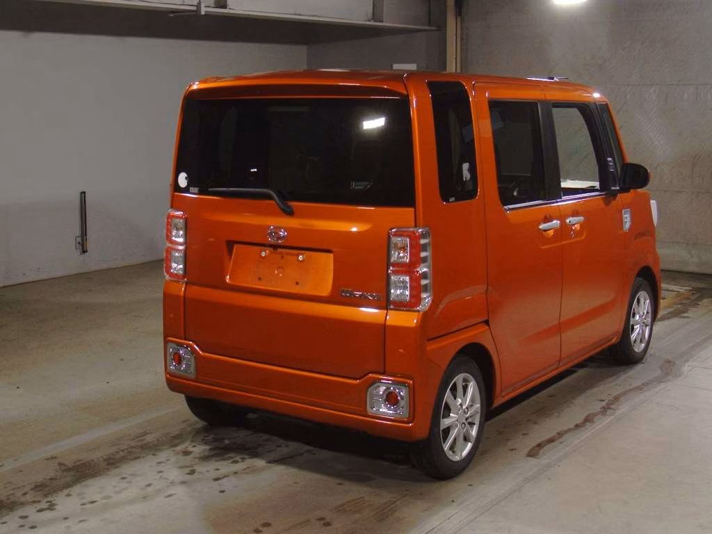 DAIHATSU WAKE