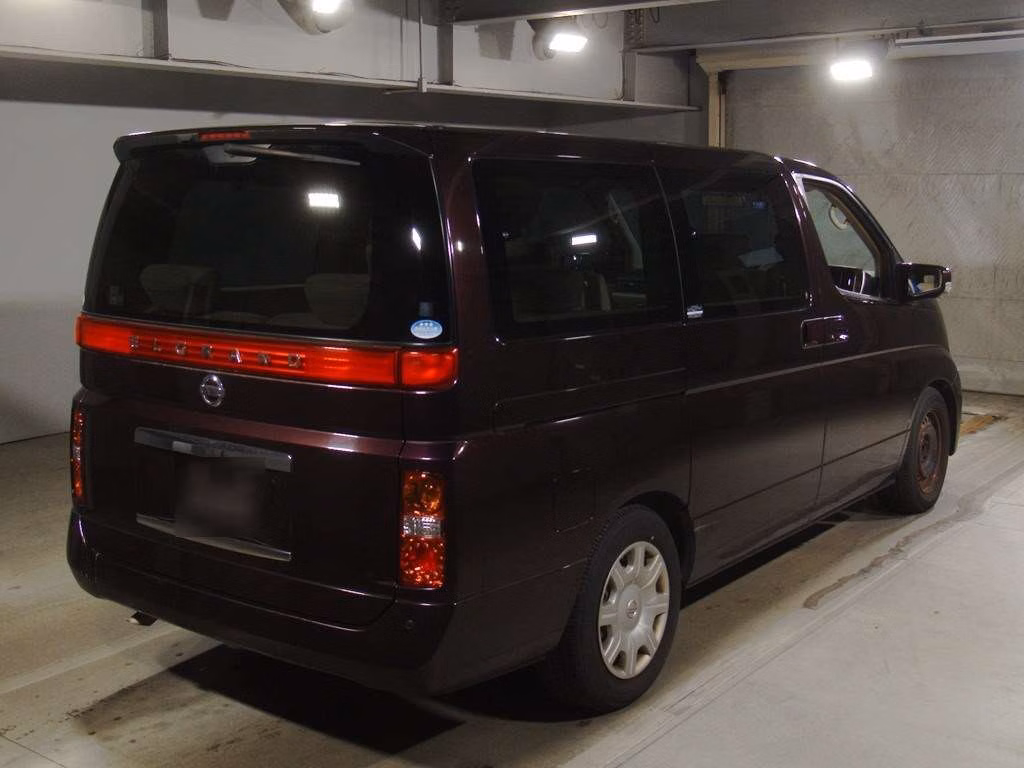 NISSAN ELGRAND