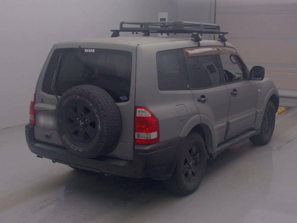 MITSUBISHI PAJERO