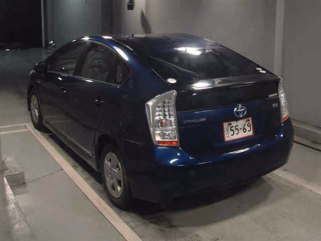 TOYOTA PRIUS
