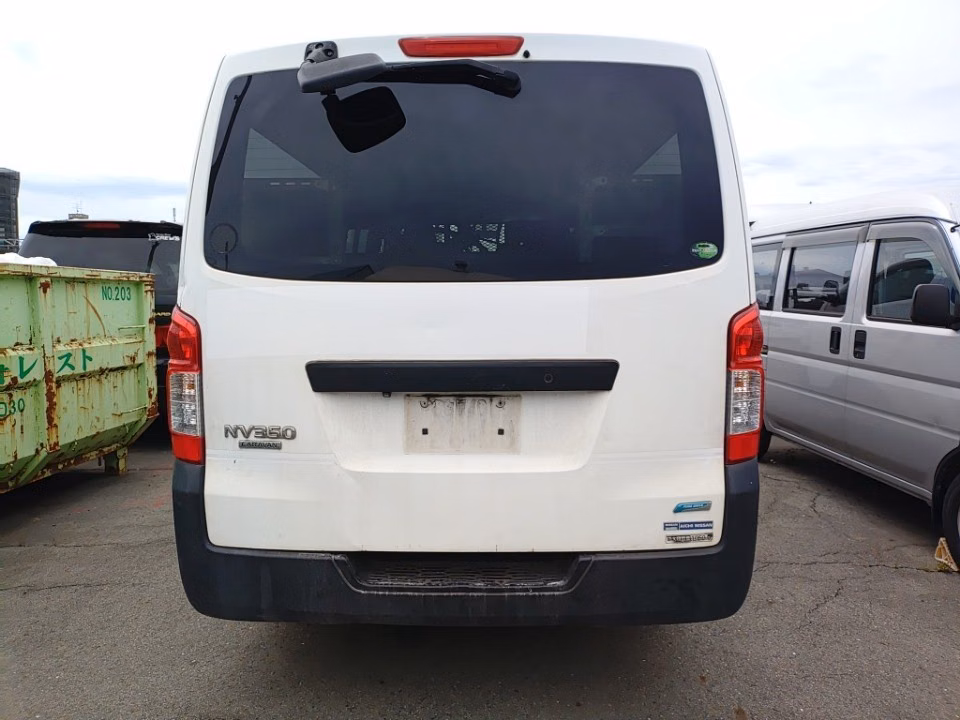 NISSAN NV350 CARAVAN