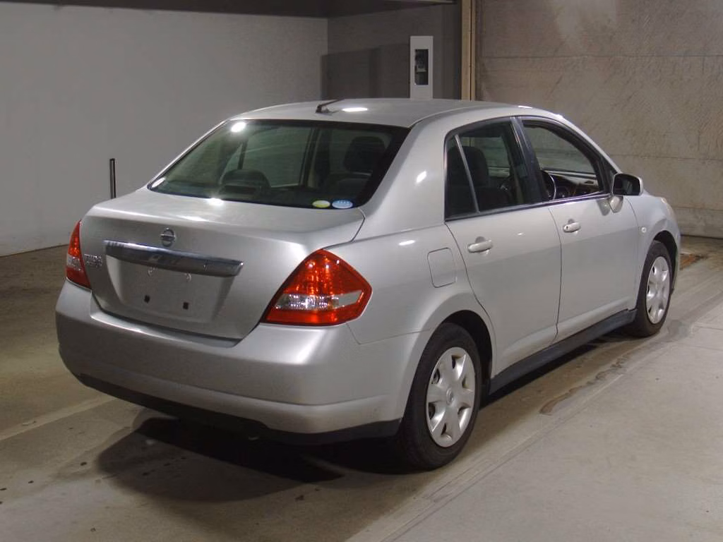 NISSAN TIIDA LATIO