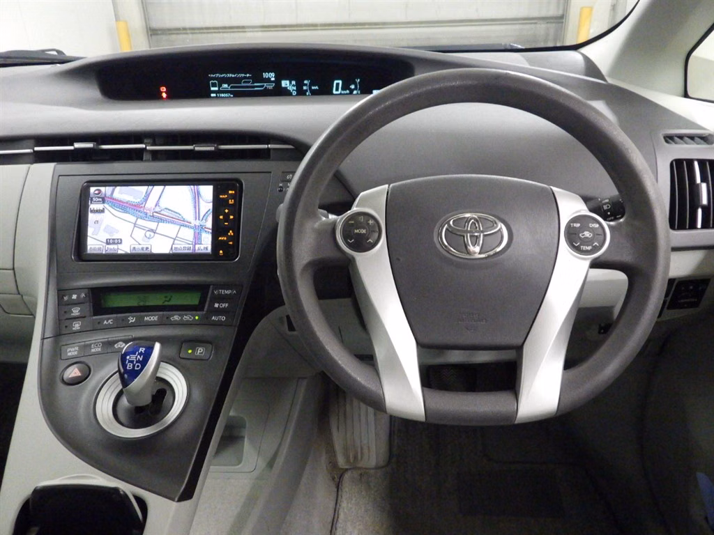 TOYOTA PRIUS