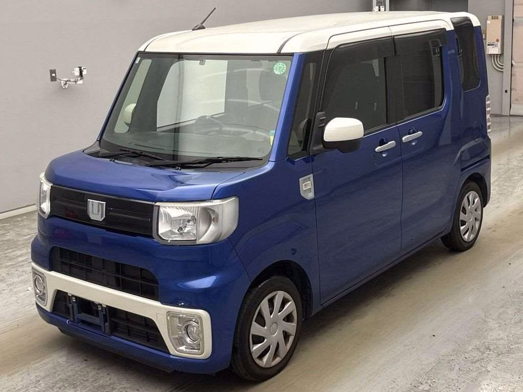 DAIHATSU WAKE